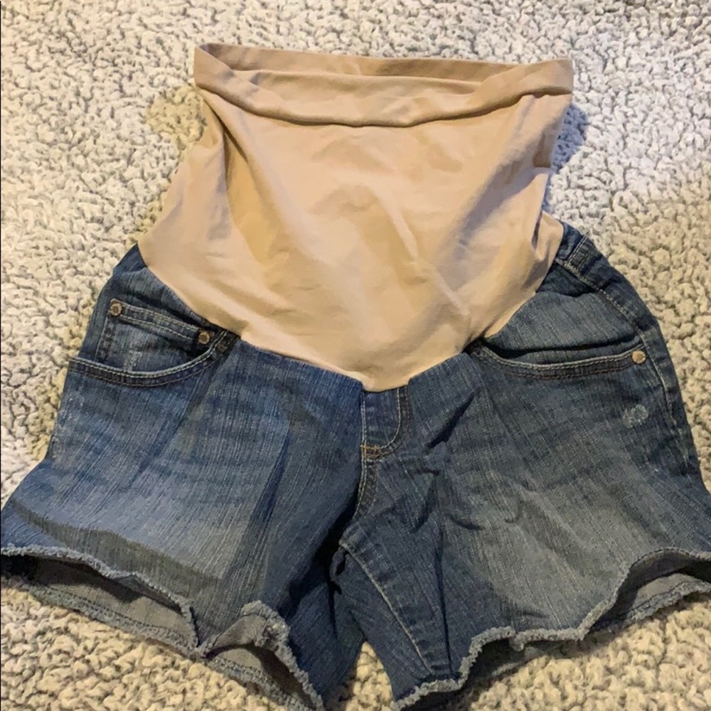 Maternity shorts